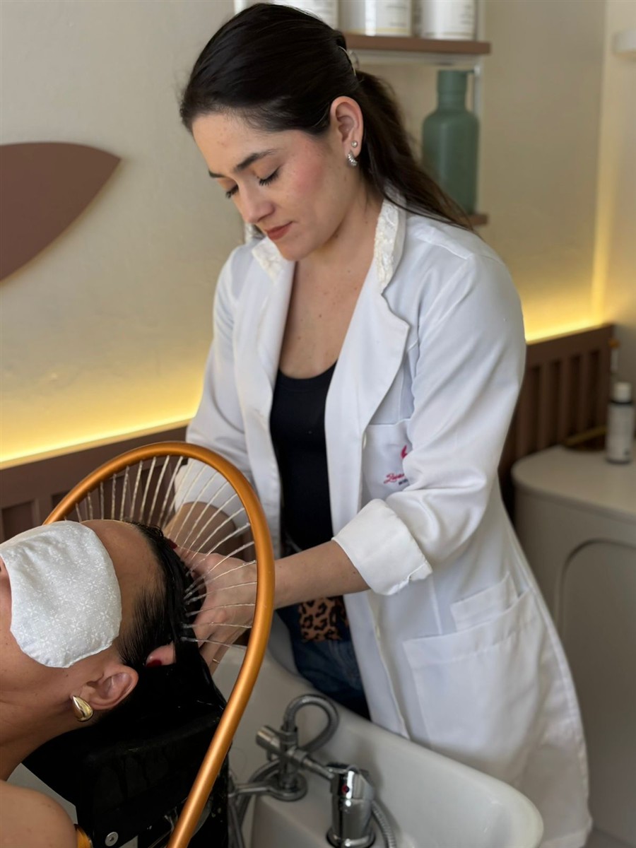 Luana Callegaro em atendimento
